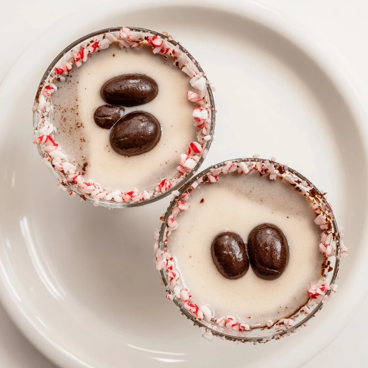 Sweet and invigorating Peppermint Espresso Martini recipe: a festive blend, easy to prepare.